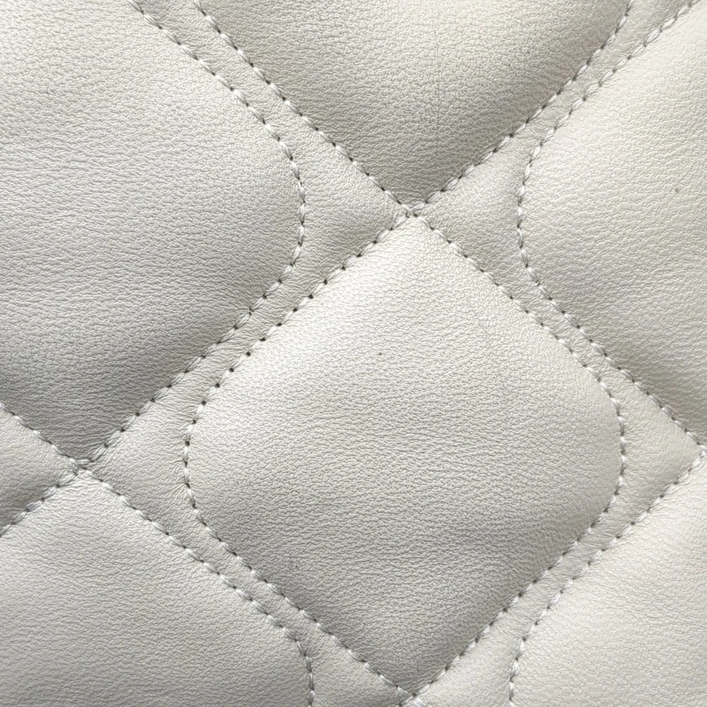 Marc Jacobs Mini Quilted Bag - Picture 7 of 16